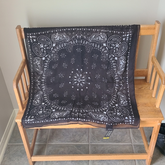 Light scarf - Picture 2 of 5